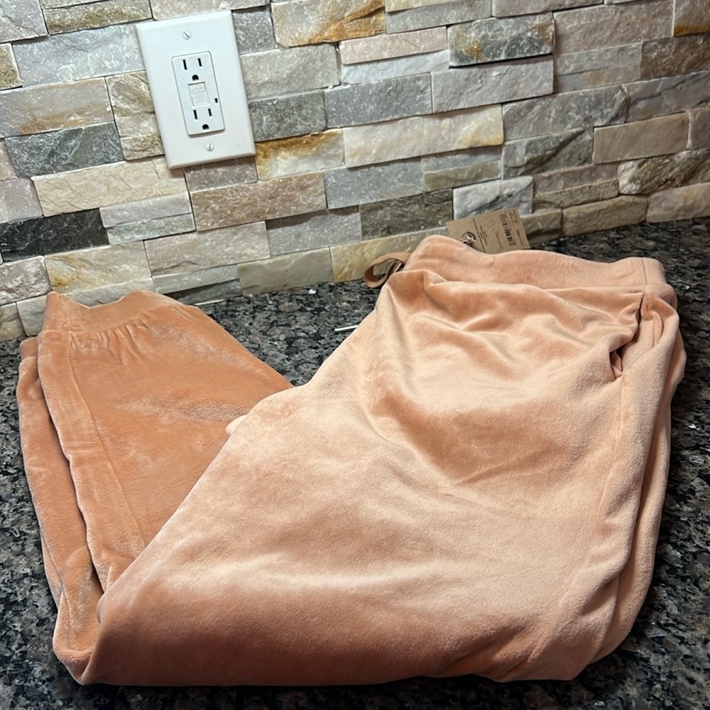 Women’s joggers recycled polyester NWT L